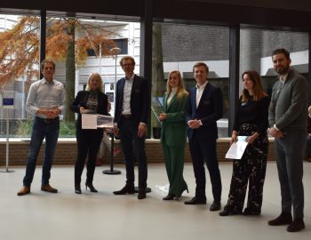 Alliantie Zon biedt petitie aan bij Tweede Kamer