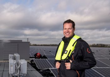 Willem bij een drijvend zonnepark