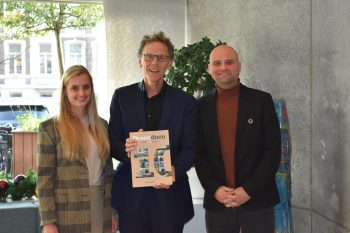 Overhandiging Groendoen aan Kees Vendrik Overhandiging Groendoen aan Kees Vendrik