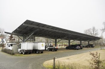 Zonnecarport bij Vakantiepark Ackersate