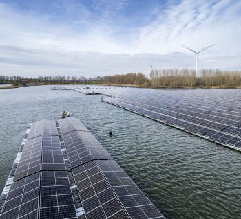 zonnebron op zandwinning