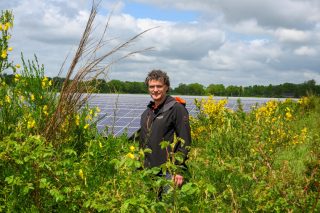 Tjibbe Bosma bij Zonnepark Appelscha Tjibbe Bosma bij Zonnepark Appelscha