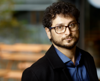 Portert van Behnam Taebi